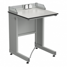 Стол ученический с бортиком и розетками 600х600х840, раб. поверхность - LABGRADE